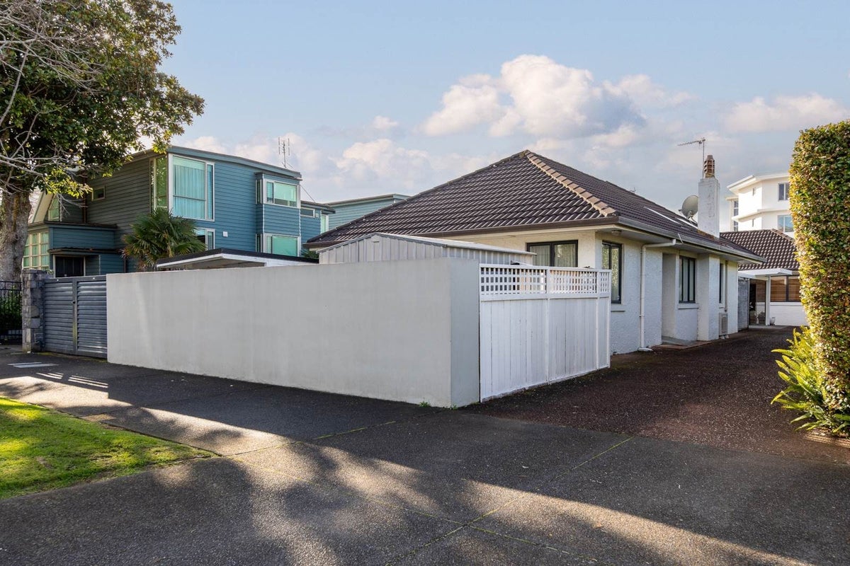 1/6 Eltham Road, Kohimarama, Auckland - Carousel 1