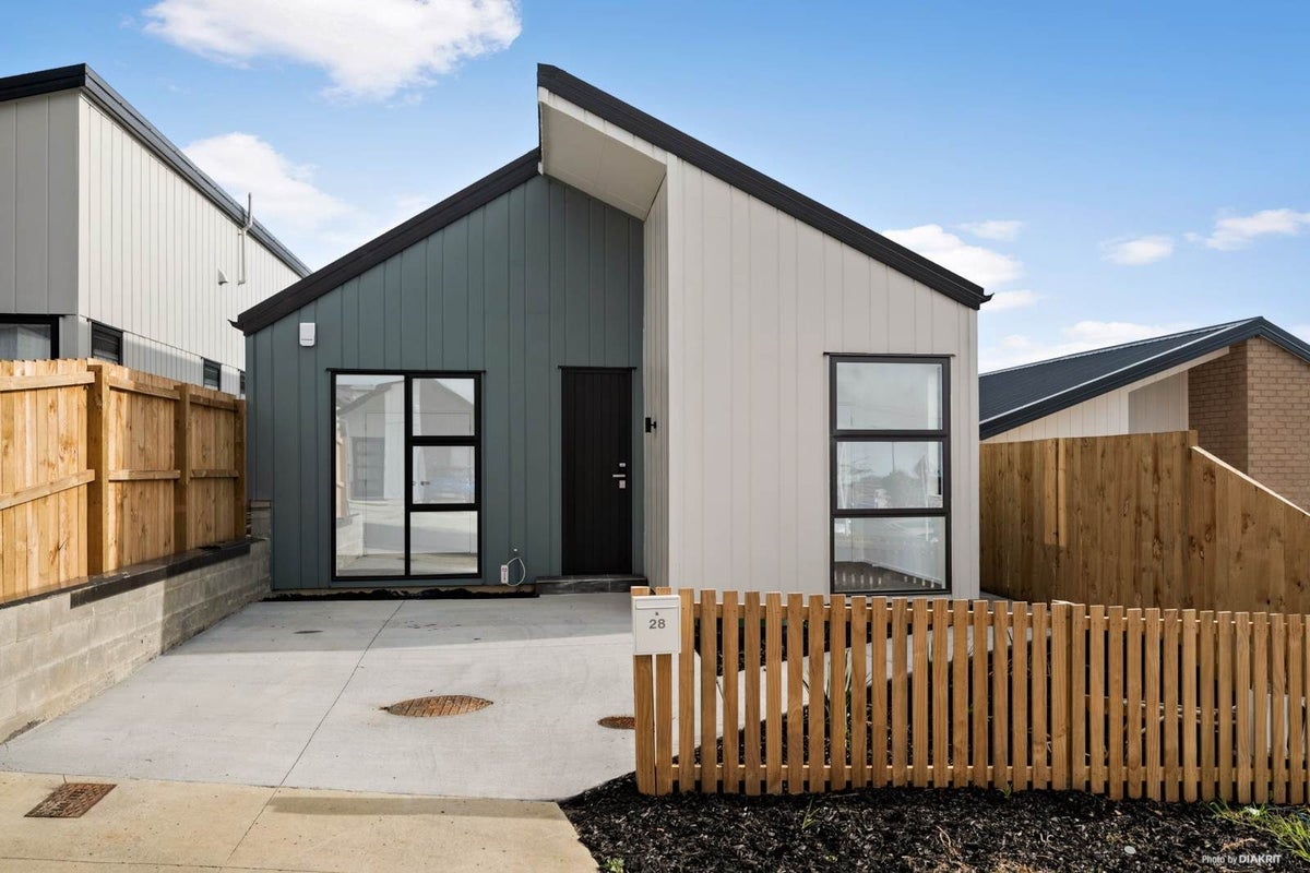 28 Morus Road, Massey, Auckland - Carousel 1