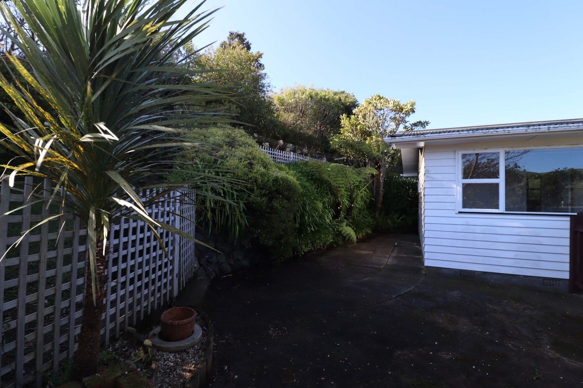 14 Waipounamu Drive, Kelson, Lower Hutt - Carousel 16