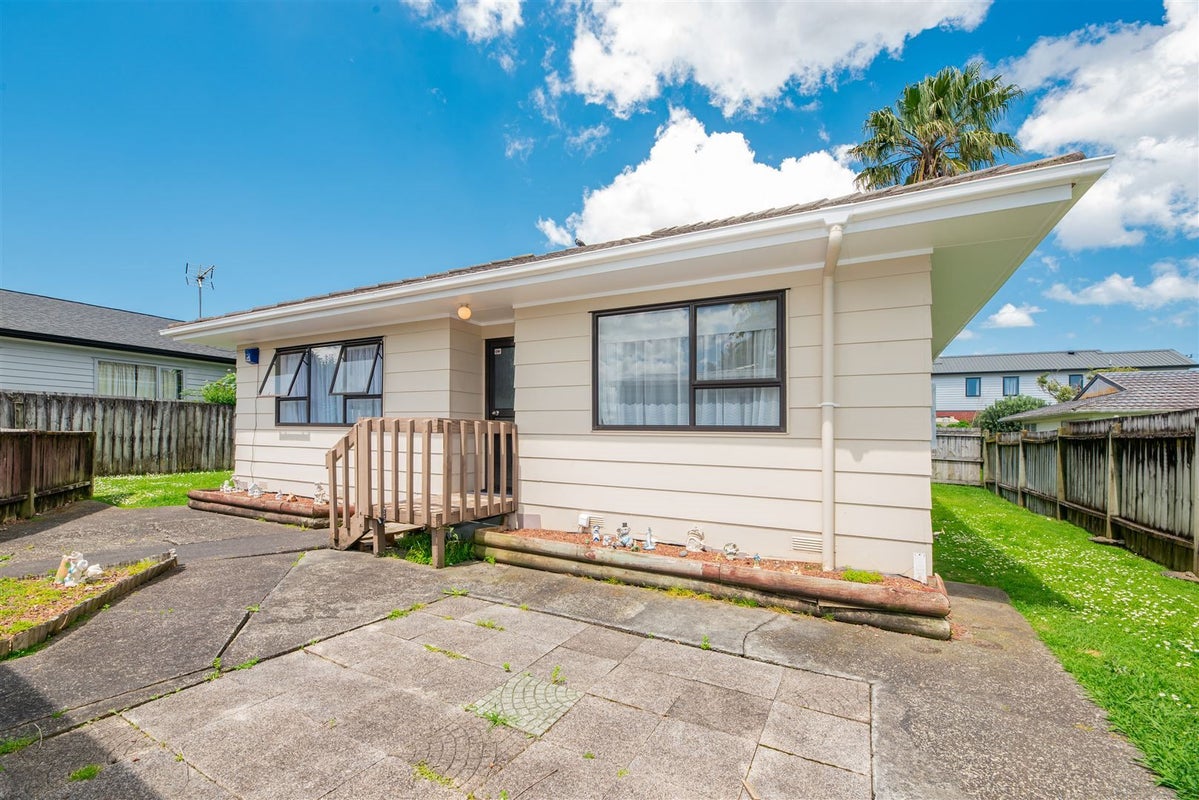 2/73 Tabitha Crescent, Henderson, Auckland - Carousel 23