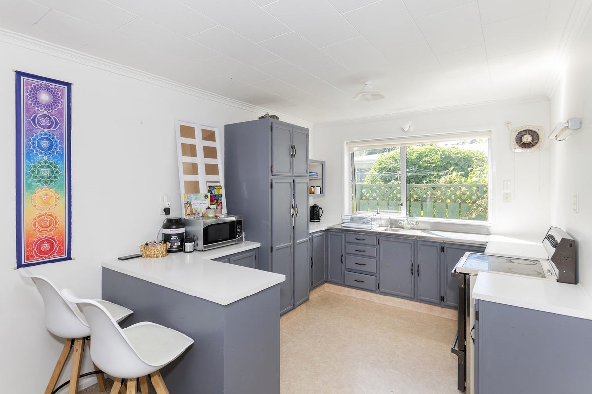 1/6 Ash Street, Mangapapa, Gisborne - Carousel 2