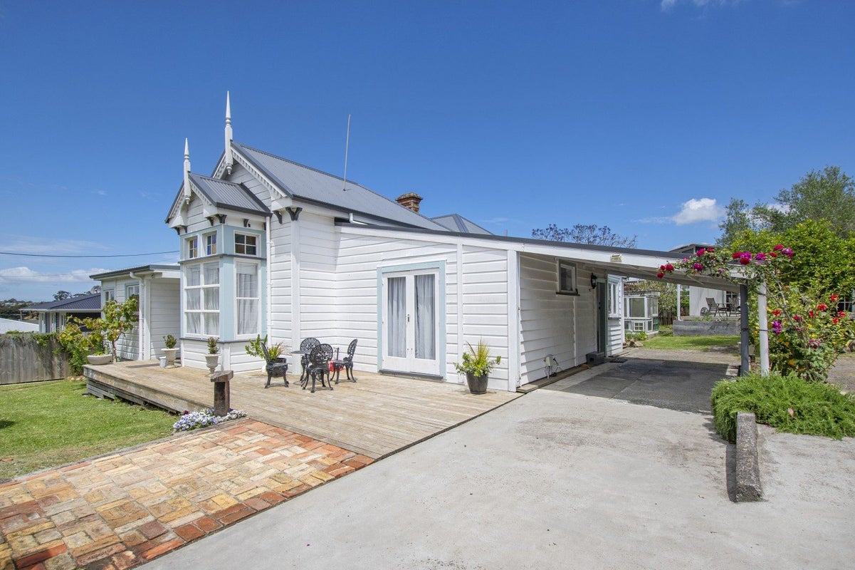11 Wilson Avenue, Avenues, Whangarei - Carousel 2