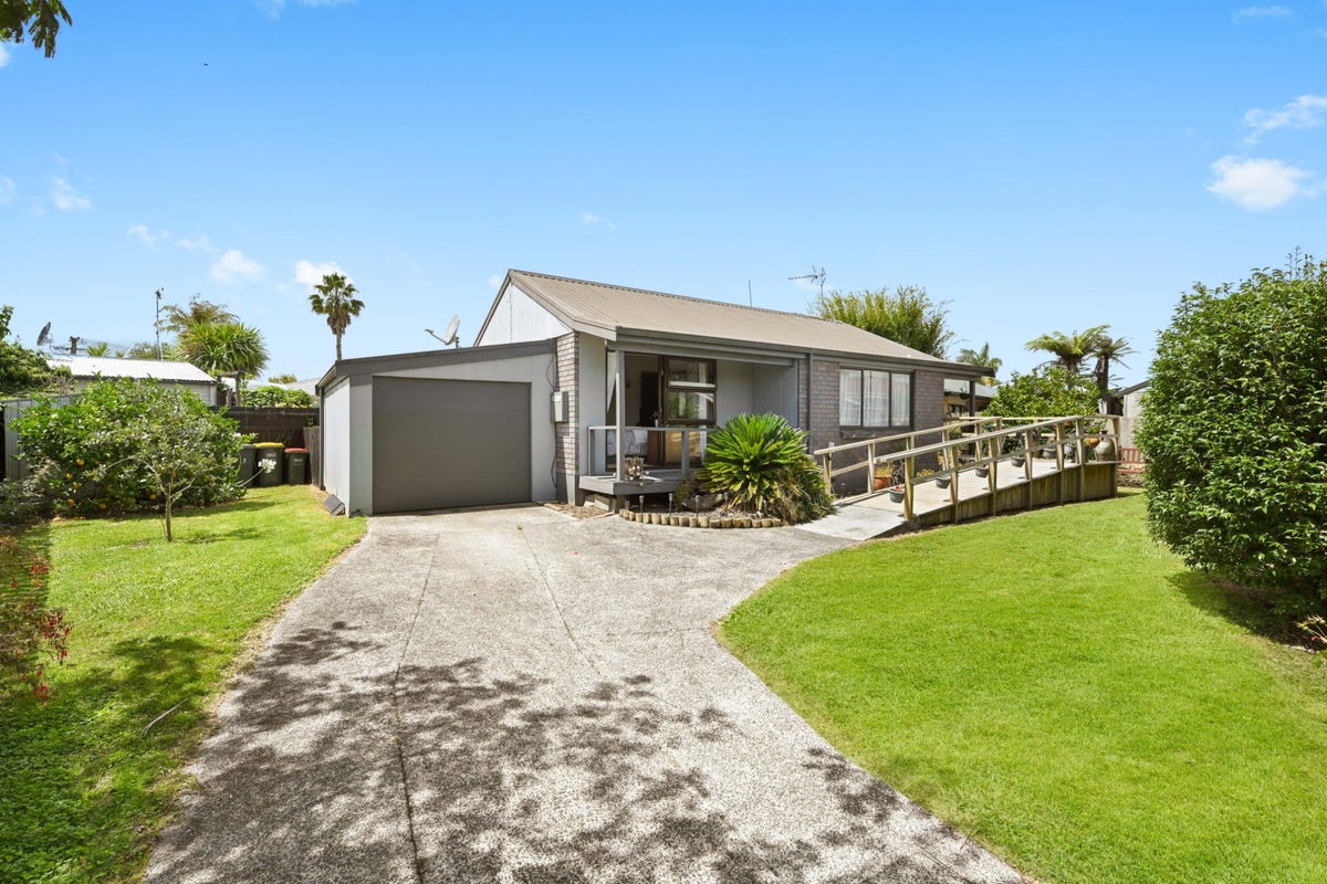 16B Dover Road, St Andrews, Hamilton - Carousel 2