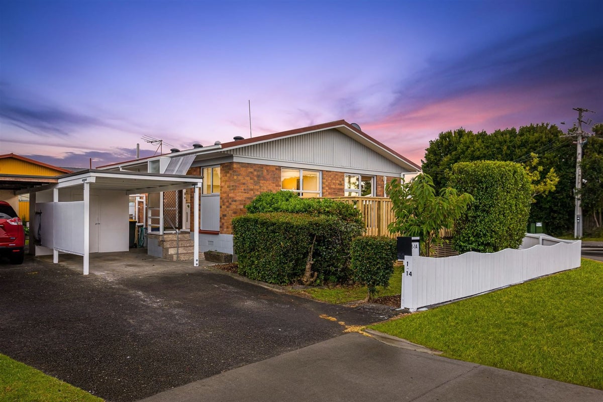 1/14 Flanshaw Road, Te Atatu South, Auckland - Carousel 2