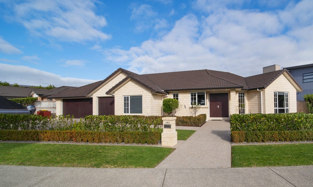 242 Harbourside DR, Karaka, Papakura - Carousel 1