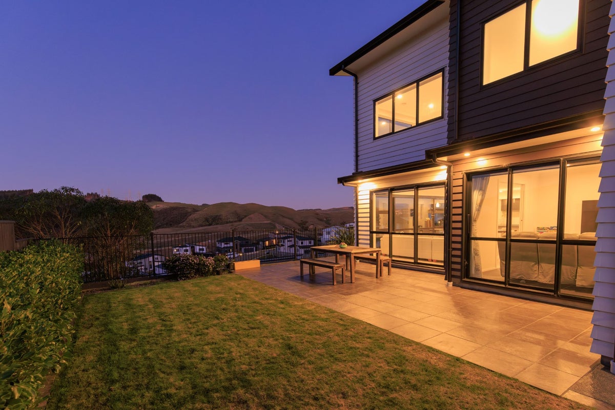 12 Atherton Terrace, Churton Park, Wellington - Carousel 2