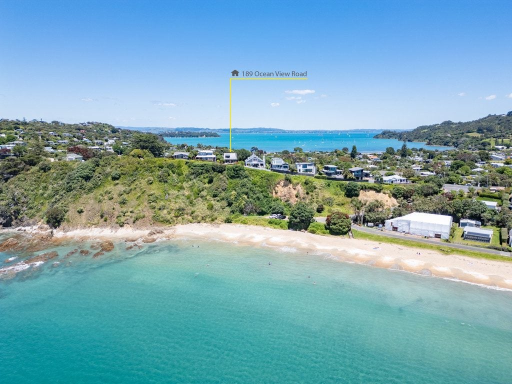 189 Ocean View Road, Oneroa, Waiheke Island - Carousel 1