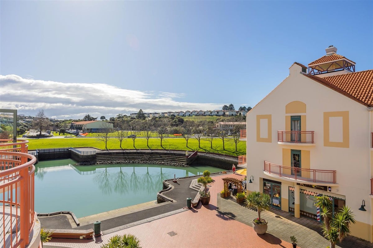 164 Harbour Village Drive, GULF HARBOUR, WHANGAPARAOA - Carousel 1