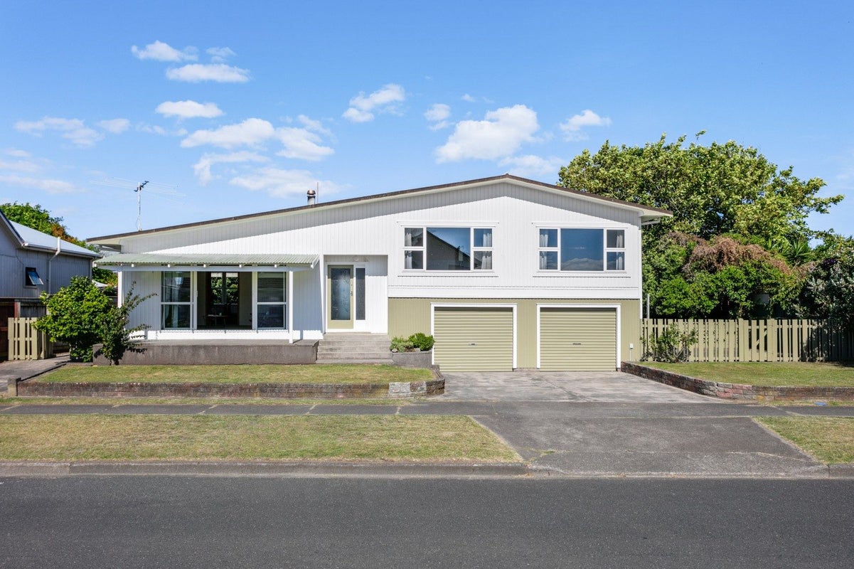 4 Roberts Road, Awapuni, Gisborne - Carousel 1