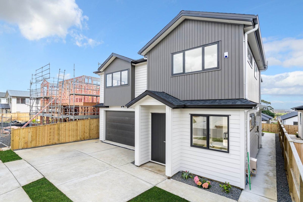 25 Paripari ST, Flat Bush, Auckland - Carousel 11
