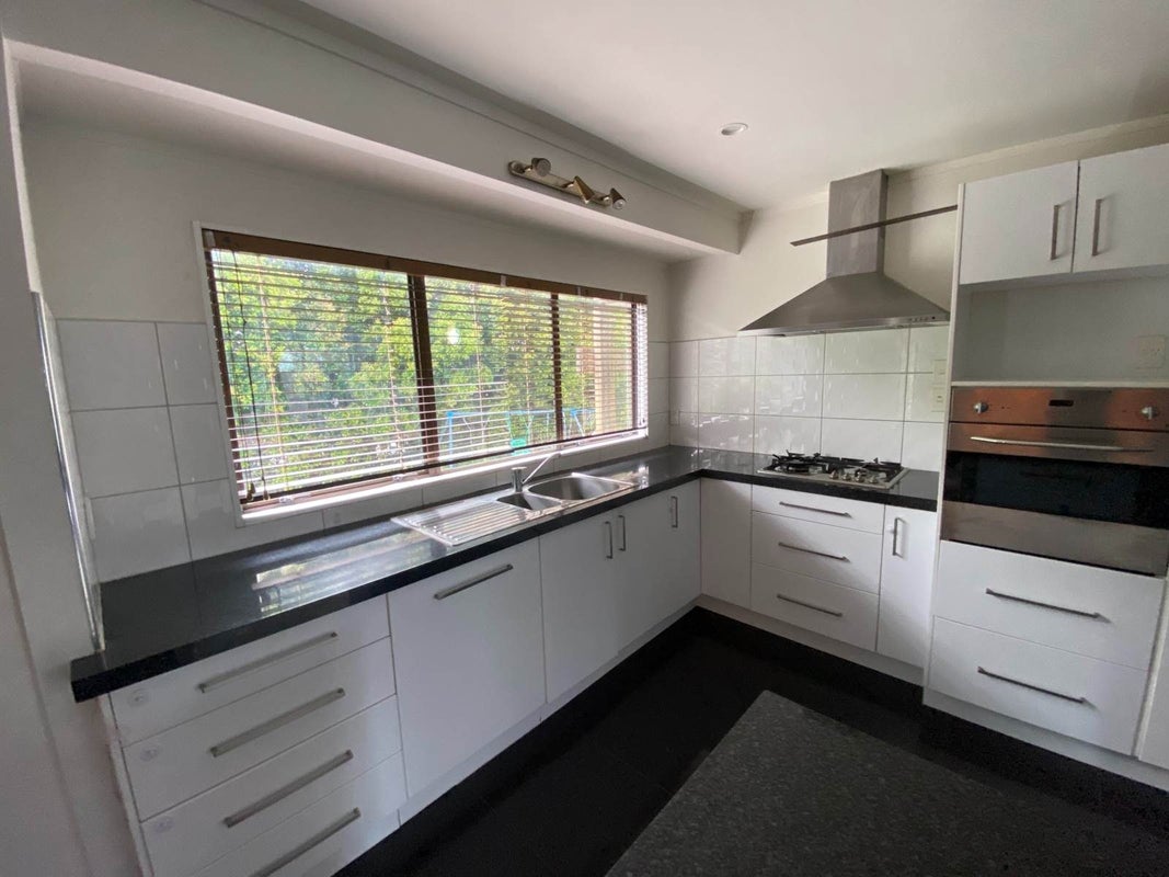 21 Woodhouse Place, West Harbour, Auckland - Carousel 2