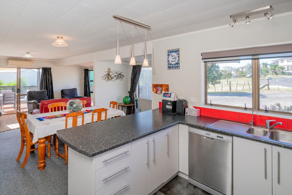 14 Hanlen Avenue, Waihi Beach, Waihi Beach - Carousel 2