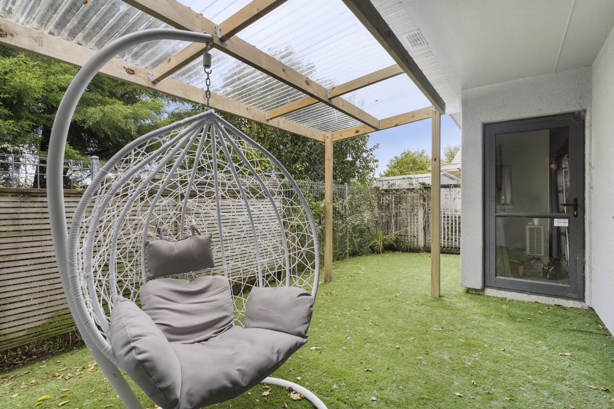 11F Sturges Road, Henderson, Auckland - Carousel 2
