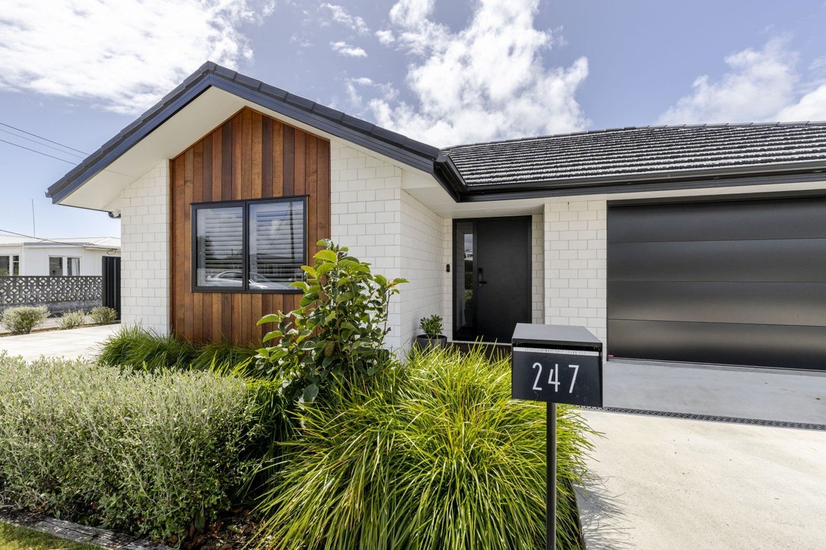 247 Huatoki Street, Upper Vogeltown, New Plymouth - Carousel 1