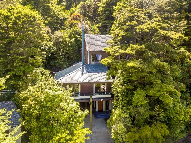 27 Fendalton Crescent, Pinehaven, Upper Hutt - Carousel 2