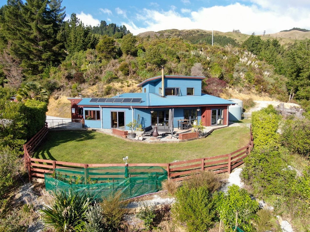 27 Falconer Road, Pohara - Carousel 2