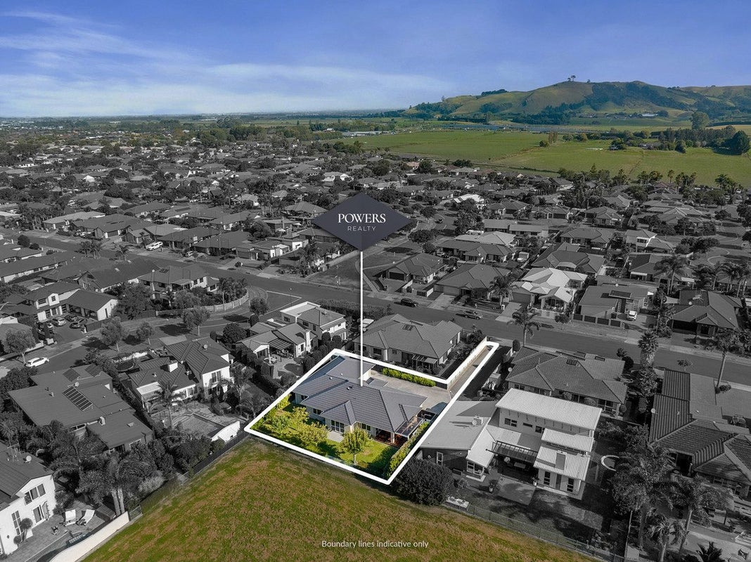 119 Oriental Parade, Papamoa Beach, Papamoa - Carousel 1