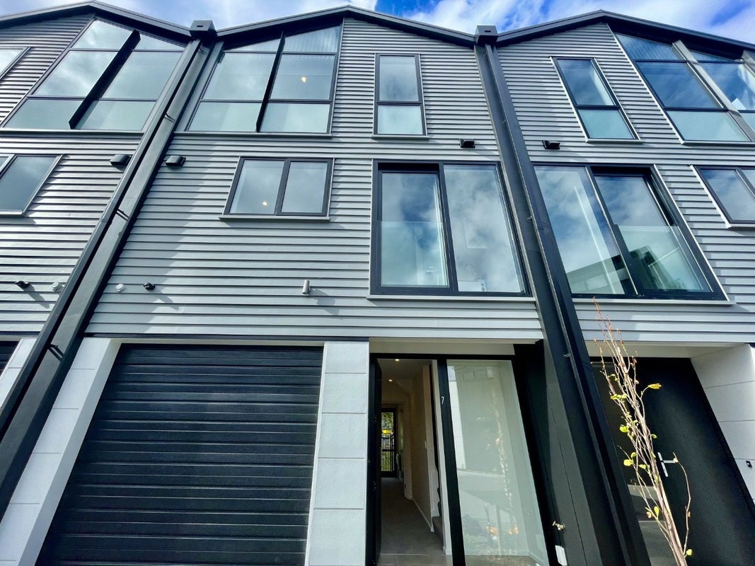 7/27 Harewood Road, Papanui, Christchurch - Carousel 1