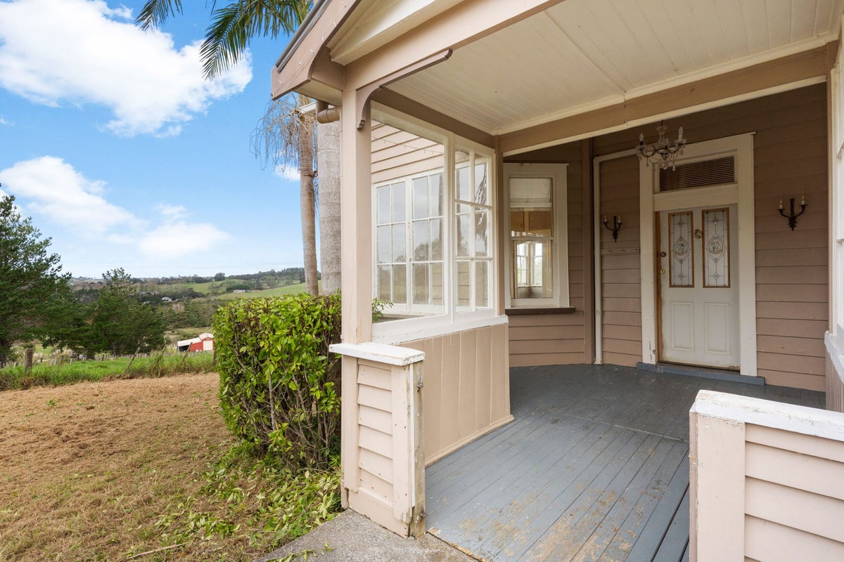 69 Young Access, Silverdale - Carousel 2