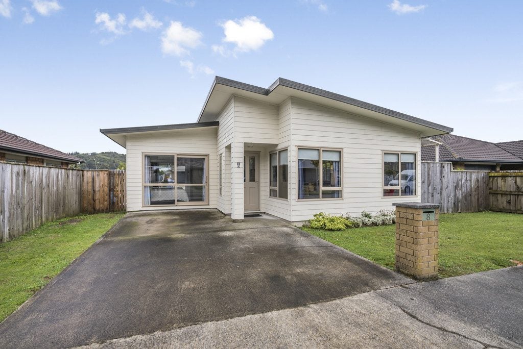 8 Fraser Colman Grove, Wainuiomata, Lower Hutt - Carousel 1