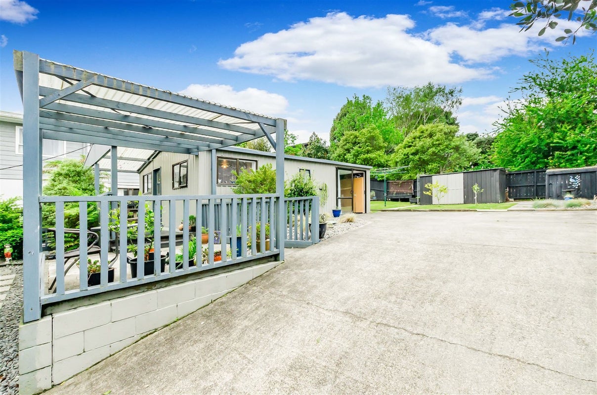 69 Otaihanga Road, Otaihanga, Paraparaumu - Carousel 1