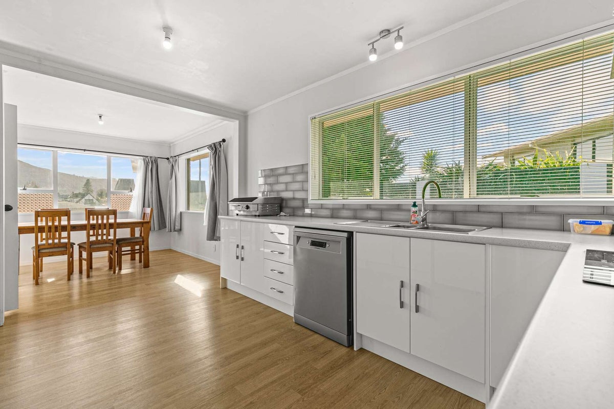 49 Neri Crescent, Pomare, Rotorua - Carousel 1