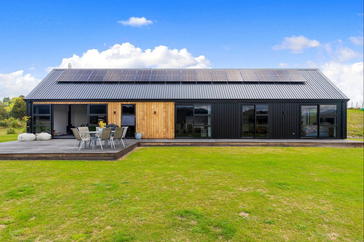 25 Tio Street, Kakahi - Carousel 2