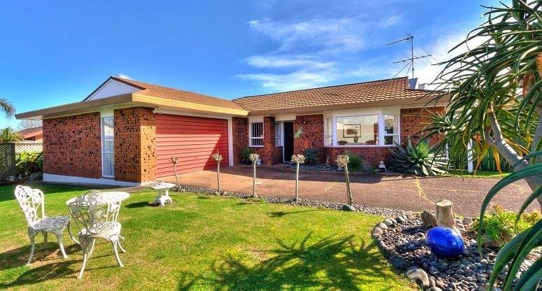 1/32 Booralee Avenue, Botany Downs, Auckland - Carousel 2