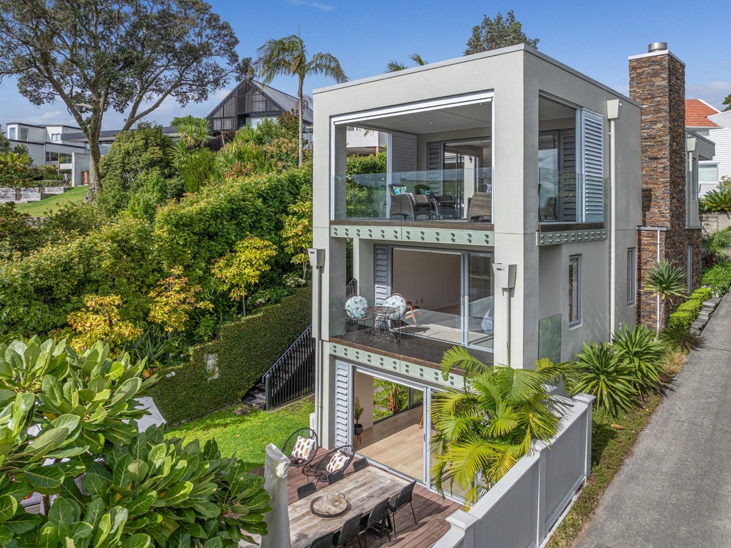 33 Tautari Street, Orakei, Auckland - Carousel 1