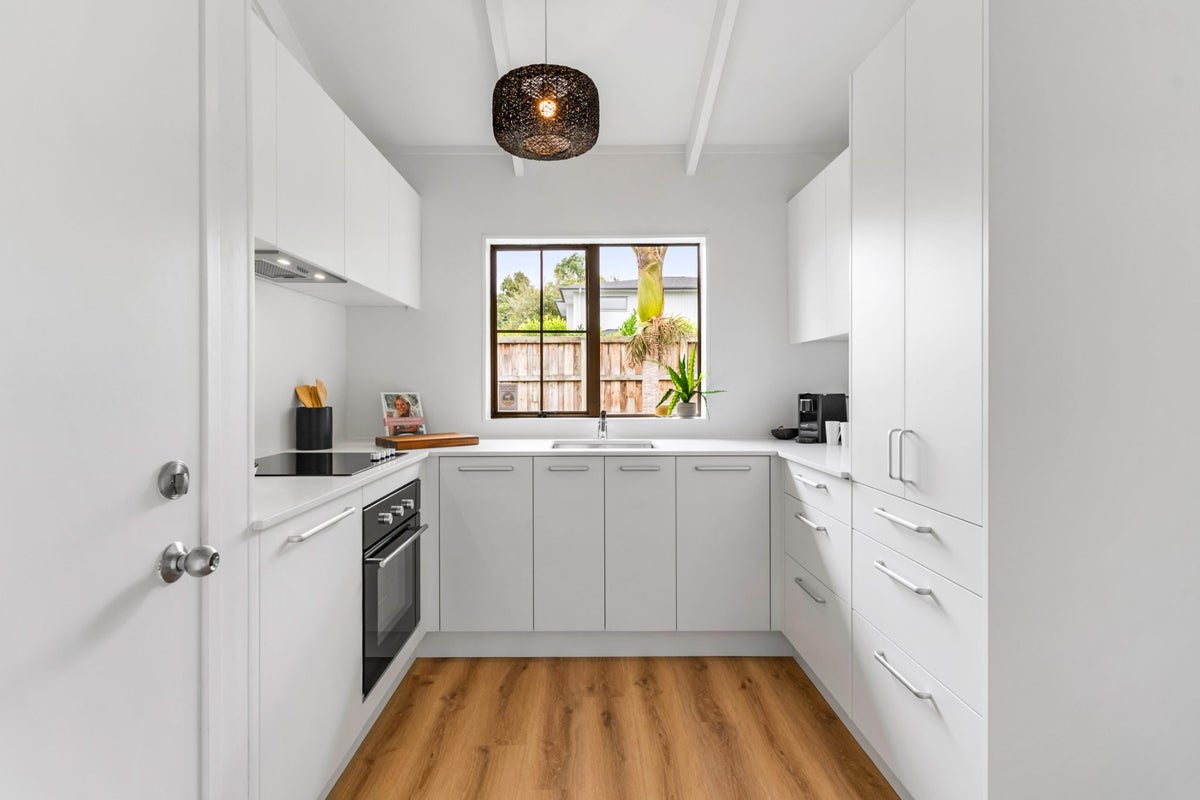 1/39 Hillcrest Avenue, Hillcrest, Auckland - Carousel 2