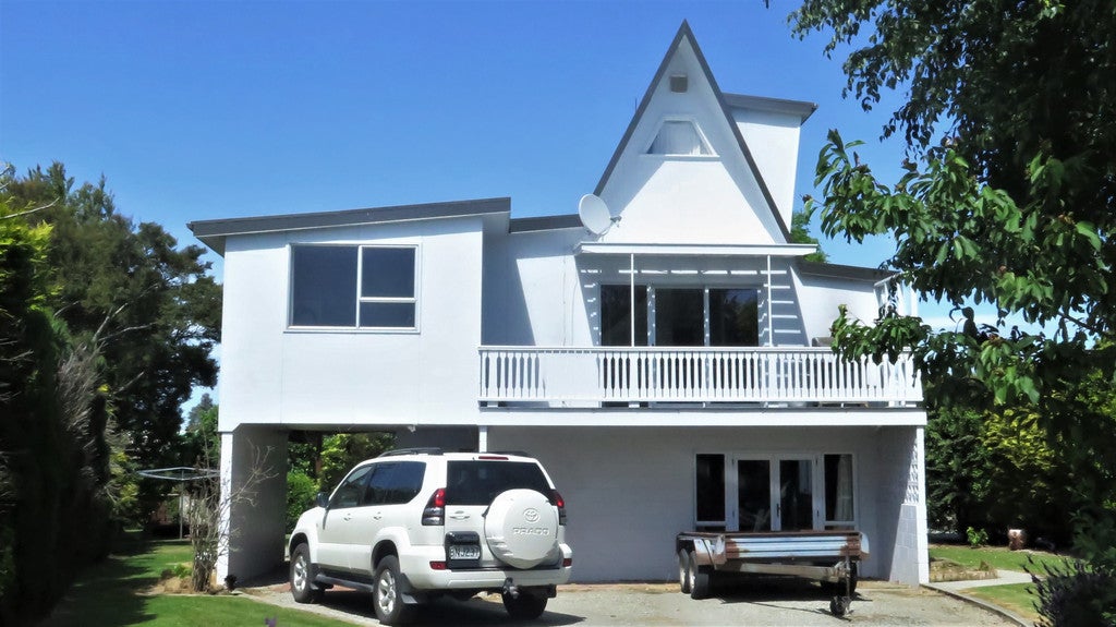8 Nelson Street, East Gore, Gore - Carousel 1