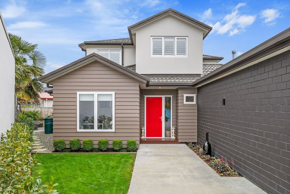 8 Saint Columbans Grove, Boulcott, Lower Hutt - Carousel 2