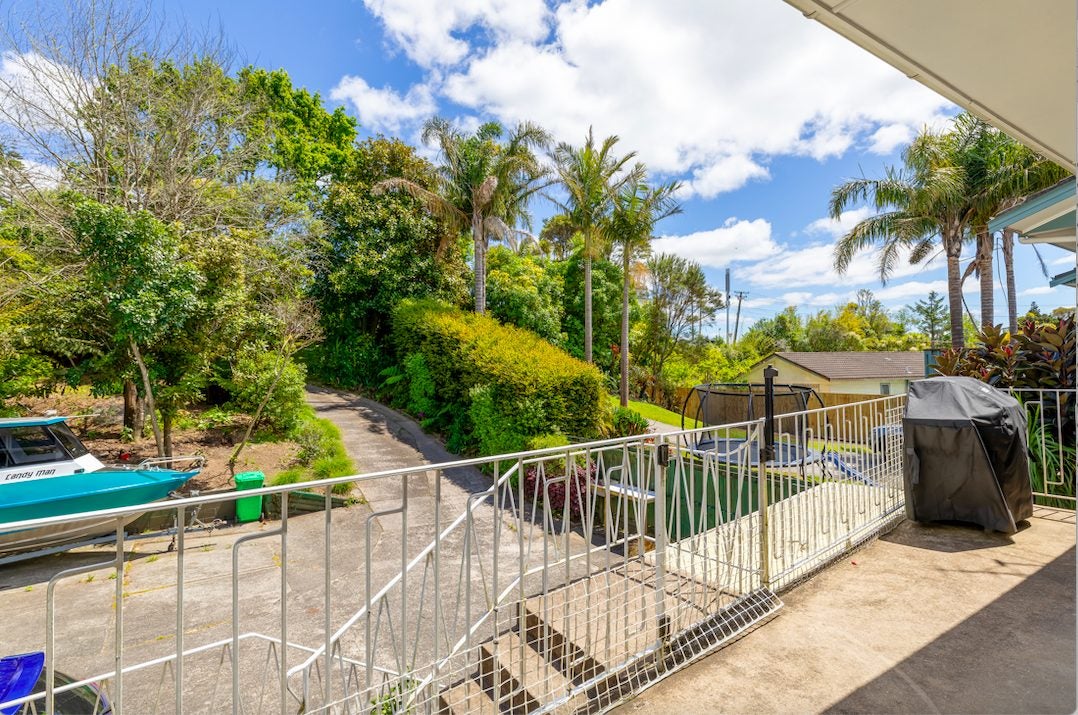 12 Shetland Street, Glen Eden, Auckland - Carousel 16