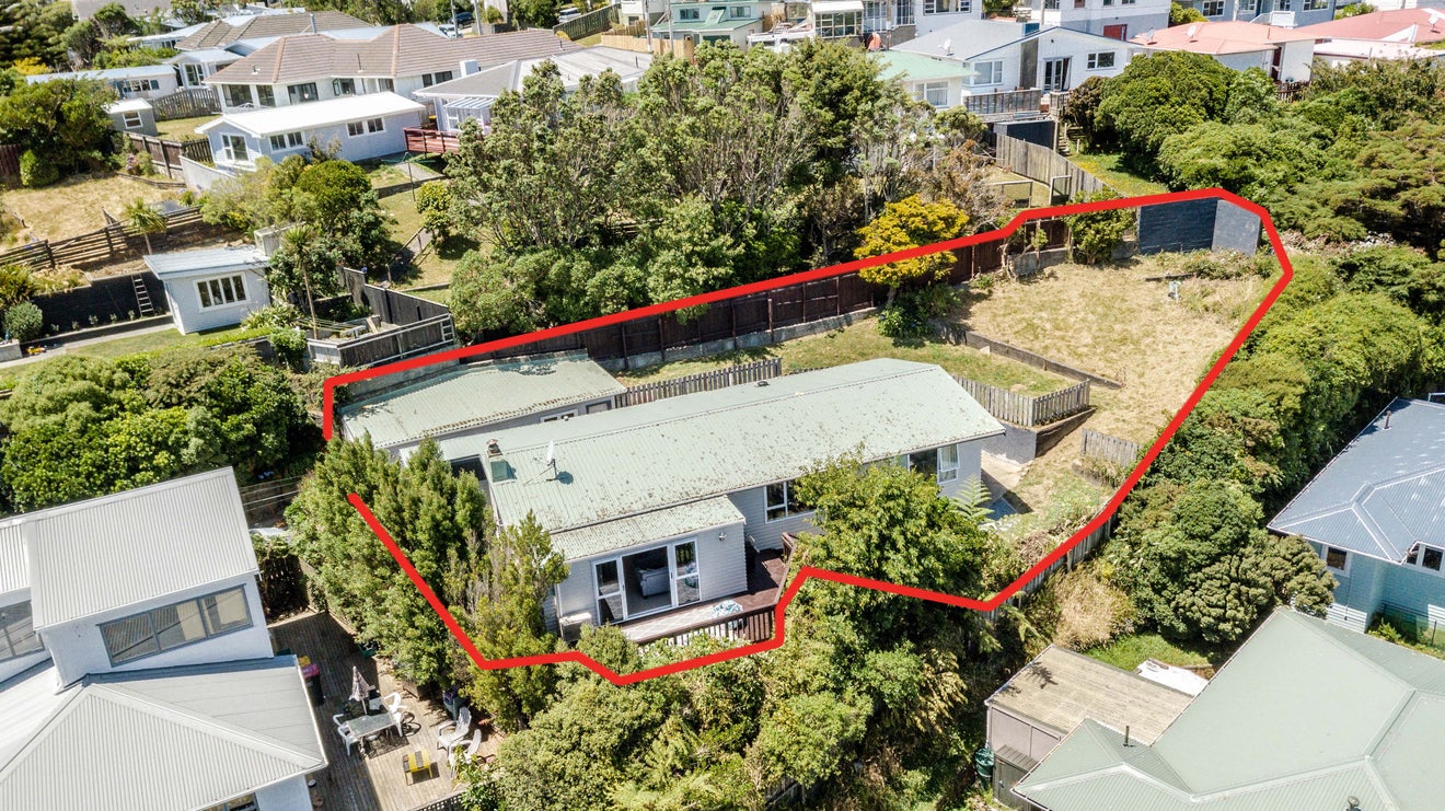 19 Alder Place, Newlands, Wellington - Carousel 1