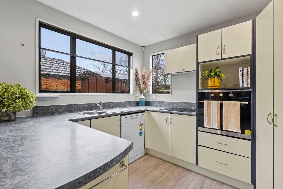 40A Sawyers Arms Road, Northcote, Christchurch - Carousel 2