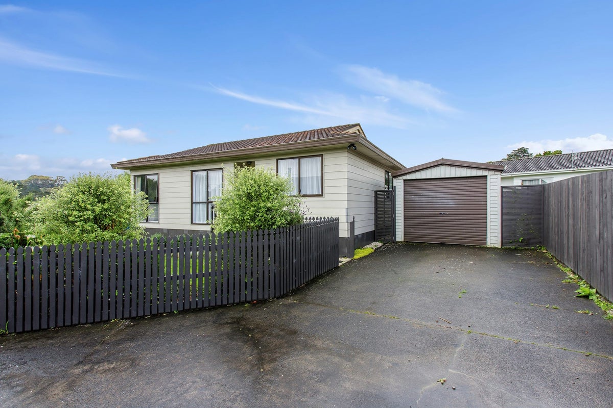 2/213 Waitemata Drive, Ranui, Auckland - Carousel 23