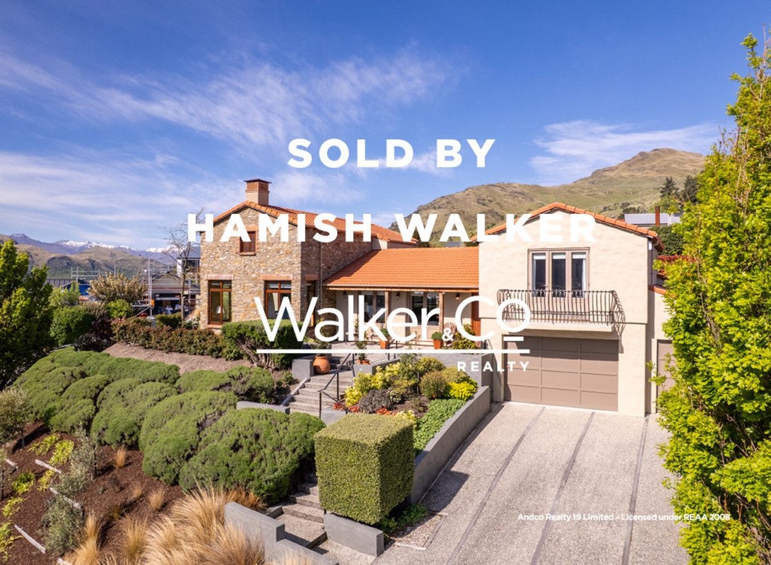 1 Garland Terrace, Kelvin Heights, Queenstown - Carousel 1