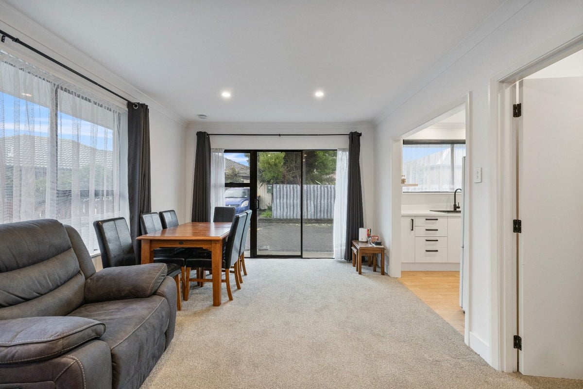 4/12 Rutherford Street, WOOLSTON, CHRISTCHURCH - Carousel 2