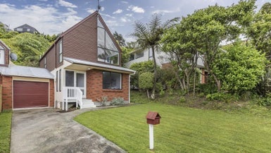 84 Amapur Drive, Khandallah, Wellington - Carousel 1