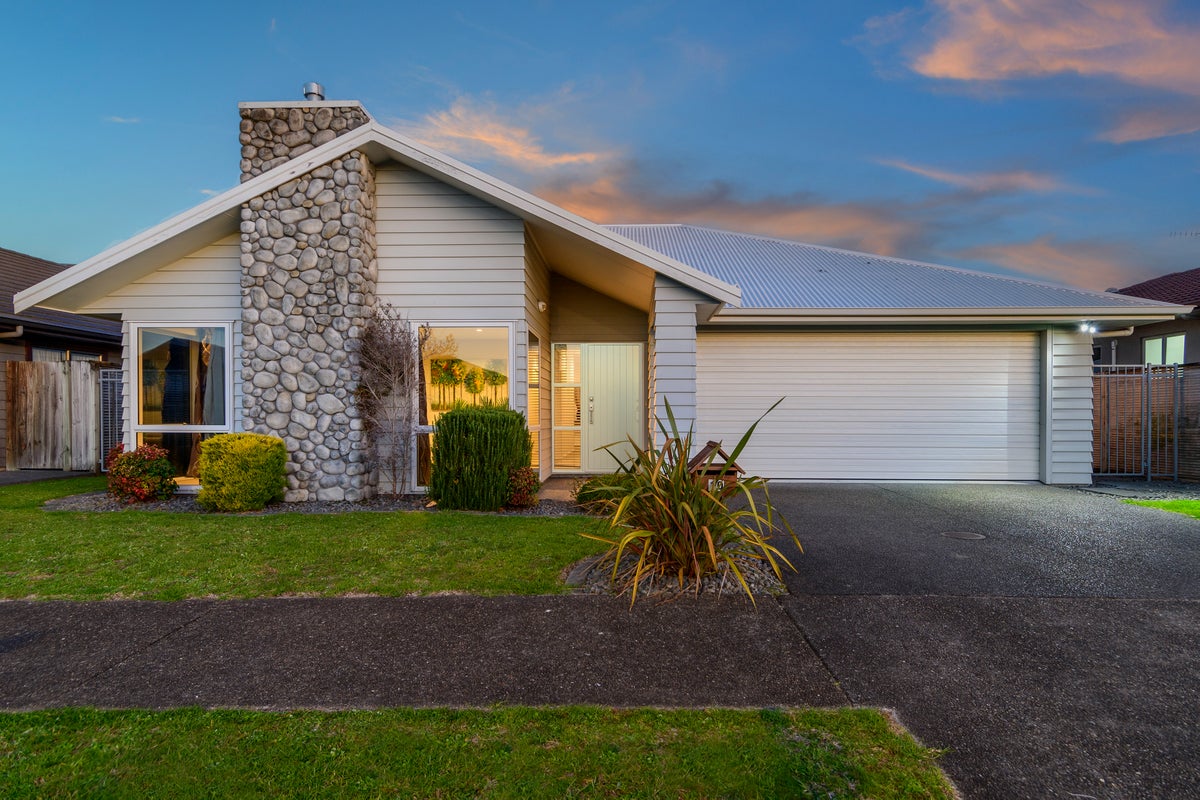 10 Tarn Close, Pyes Pa, Tauranga - Carousel 2