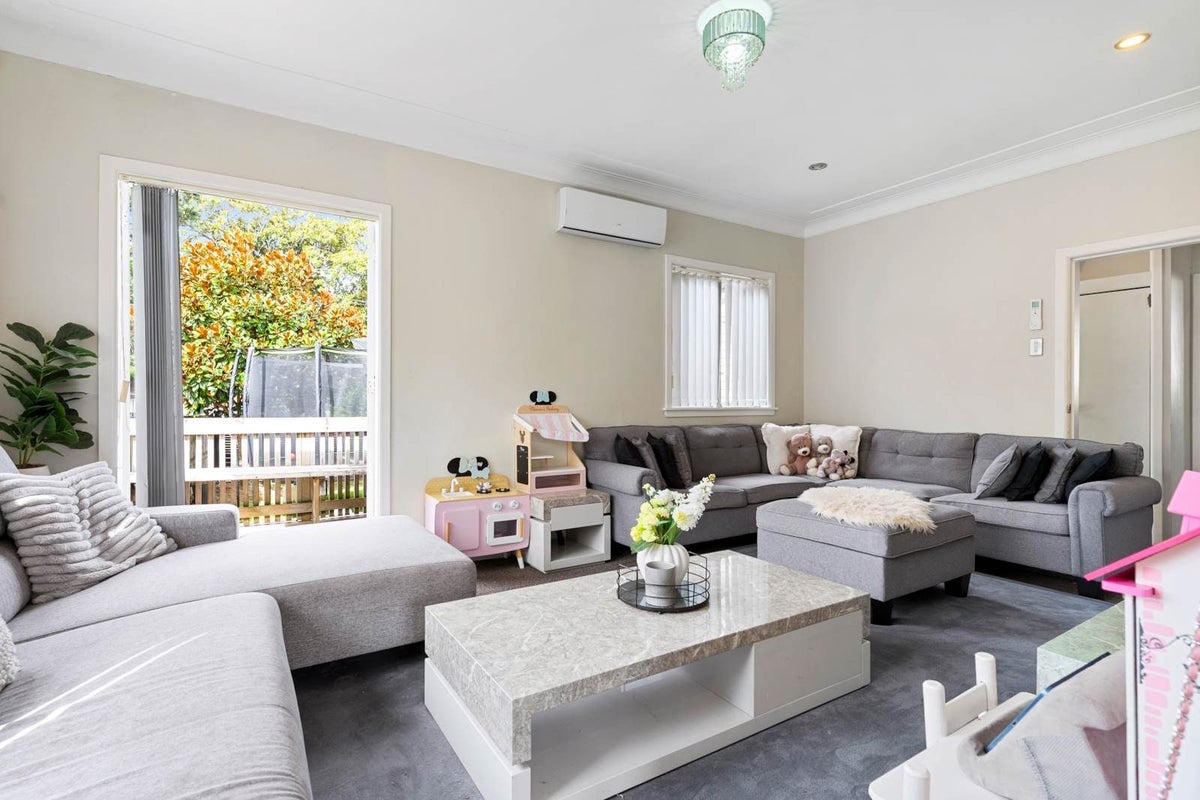 149 Gray Avenue, Papatoetoe, Auckland - Carousel 2