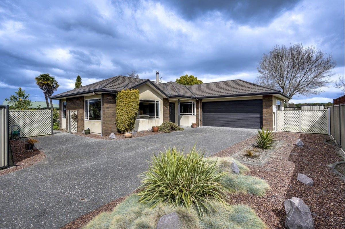 19 Addington Place, Taradale, Napier - Carousel 1