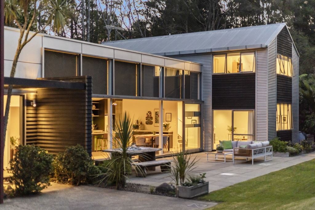 287 Whitehills Road, Silverdale - Carousel 1