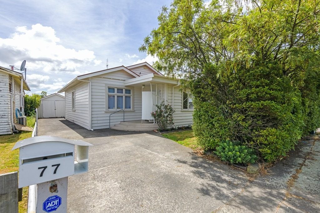 77 Shamrock Street, Takaro, Palmerston North - Carousel 1