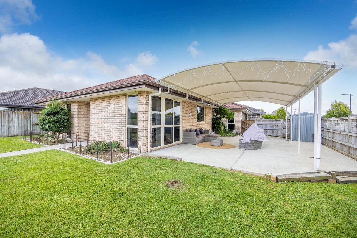20 Edgeview Crescent, Fitzroy, Hamilton - Carousel 1