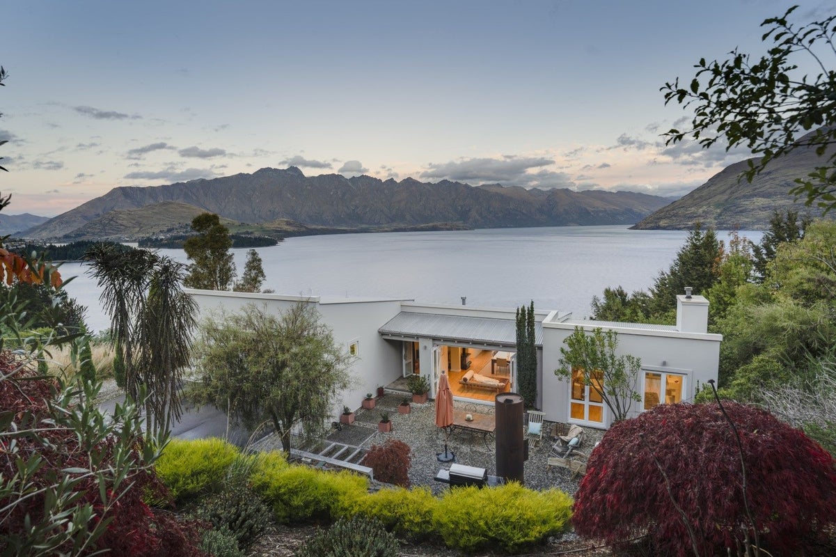 6 Matau Place, Fernhill, Queenstown - Carousel 1