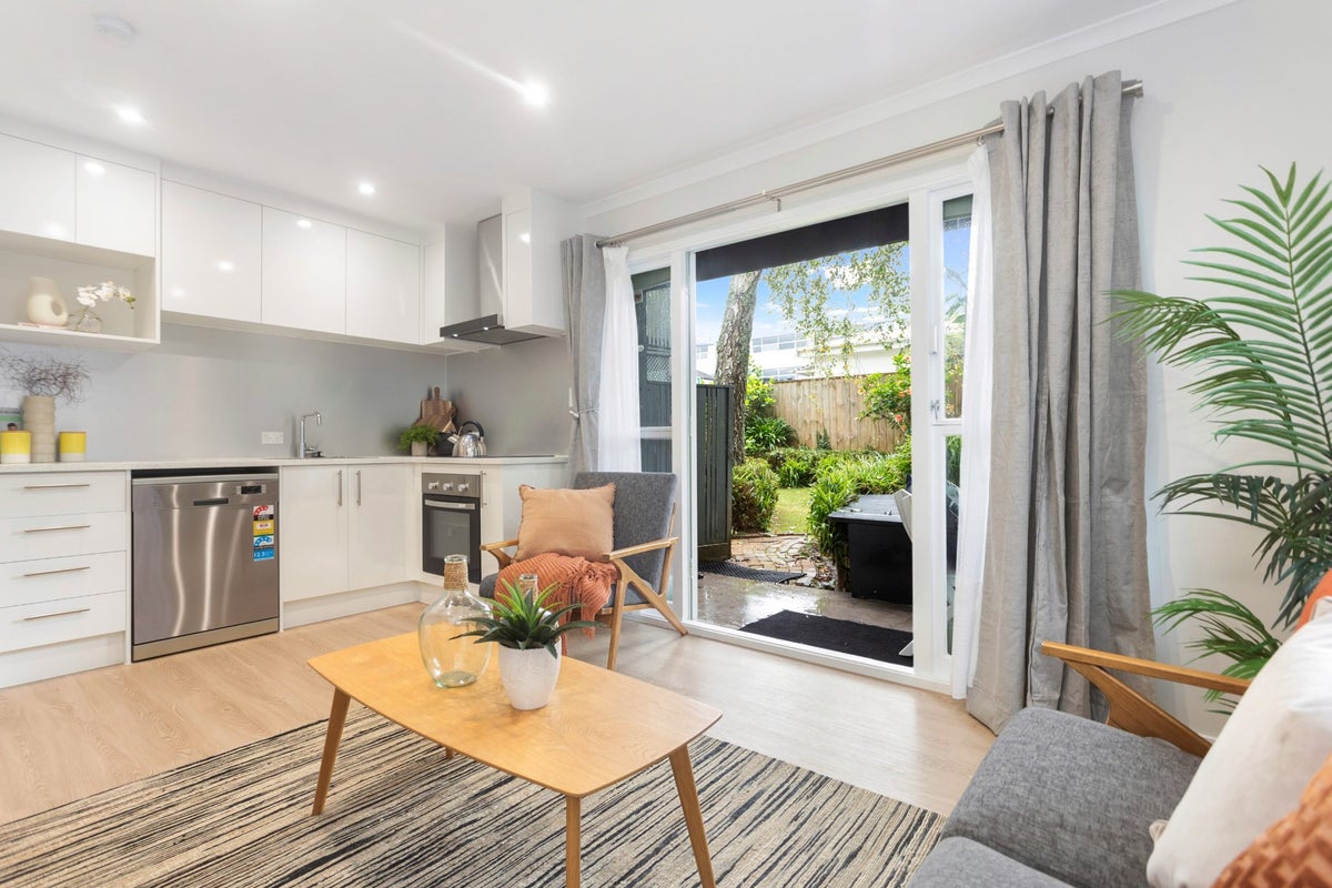 4/11 Owens Road, Epsom, Auckland - Carousel 2