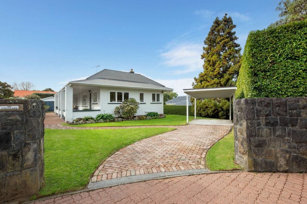 10 August Place, Greenlane, Auckland - Carousel 1