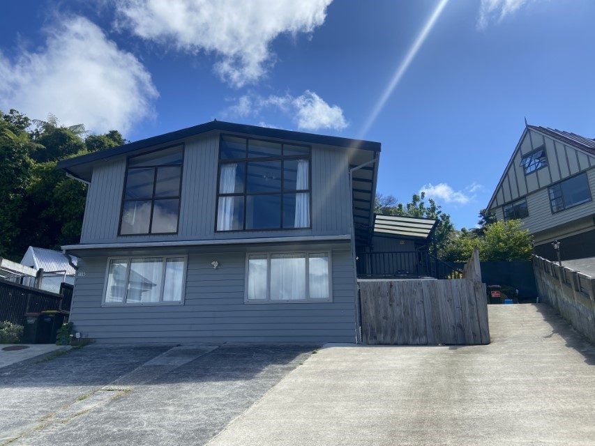 10 Rondane Place, Tirohanga, Lower Hutt - Carousel 1