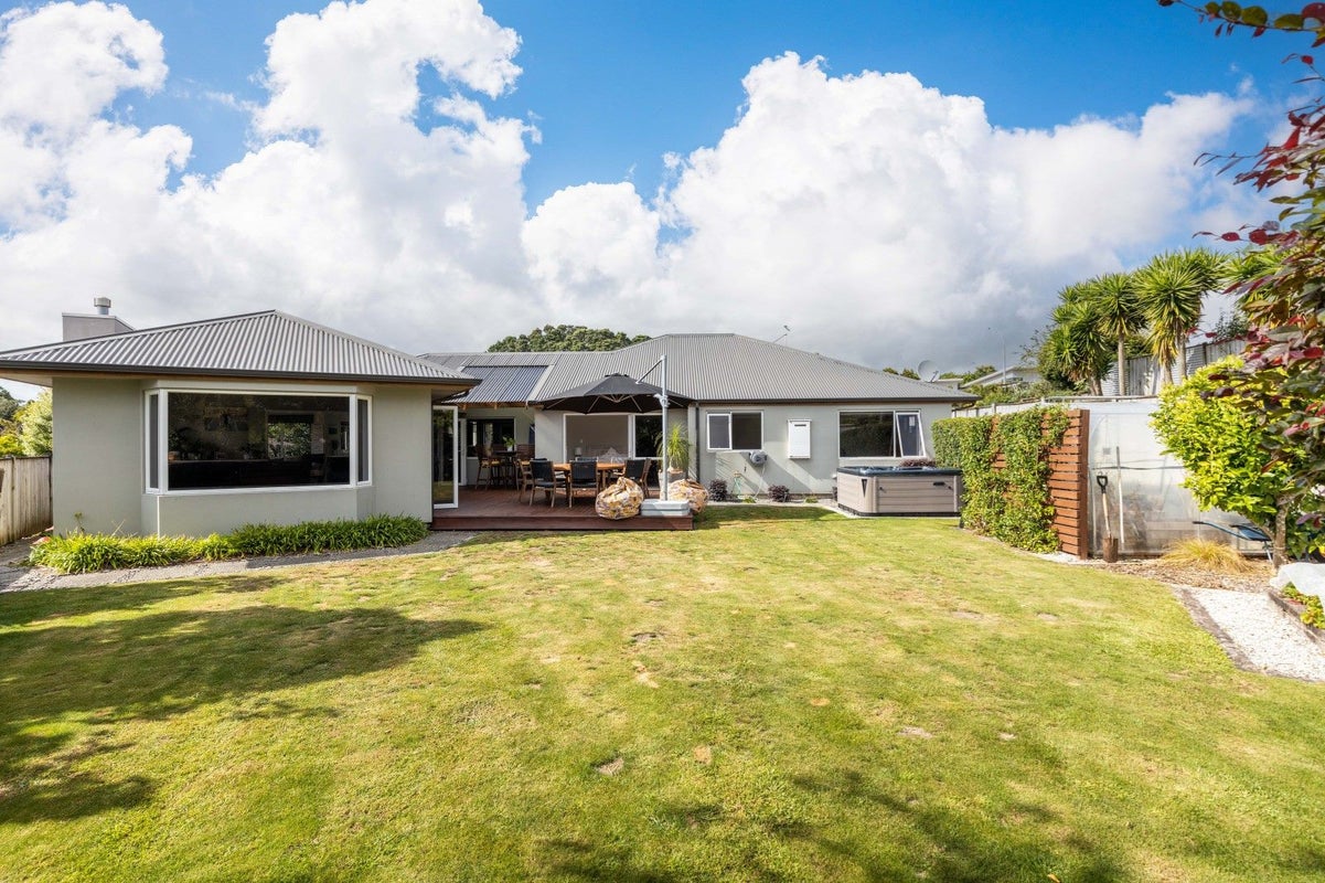 71 Karamea Street, Whalers Gate, New Plymouth - Carousel 1